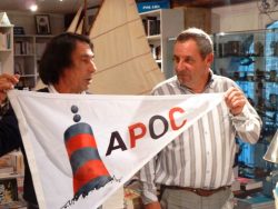 APOC 2014 remise de pavillon par le Ministre au Consul